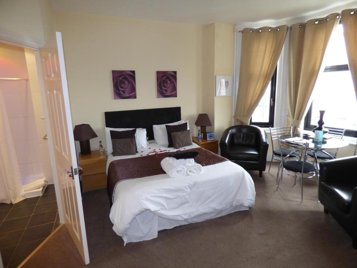 The Carlton'S Holiday Suites Bridlington Room photo